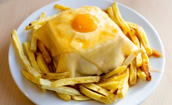 Porto Food Tour - francesinha - Special MOments Tours